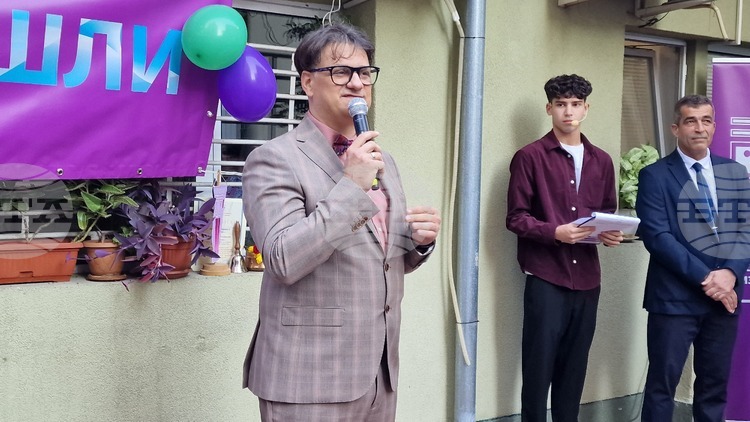 Culture Minister Tells School Students Artificial Intelligence Provides Opportunities but Not Inspiration